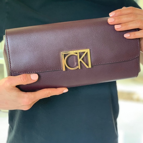 NWT π₯SALEπ₯ Calvin Klein clutch - Picture 4 of 4